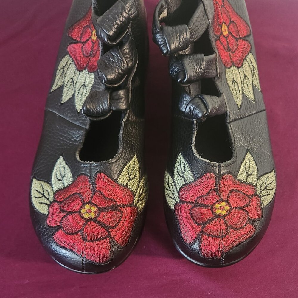 Ankle Boots With Embroidered Roses Size US 8